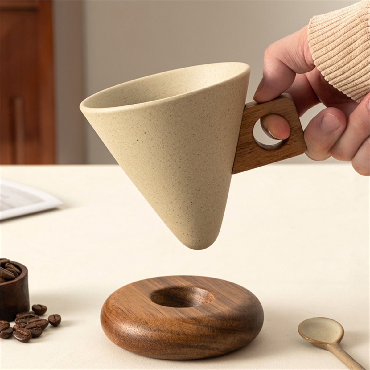 Ceramic Coffee Cup& Wood Base  - Coffee Tea & Company recension och pris